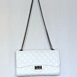 NEW Quilted White Crossbody Purse Gunmetal Chain Link Adjustable Strap
